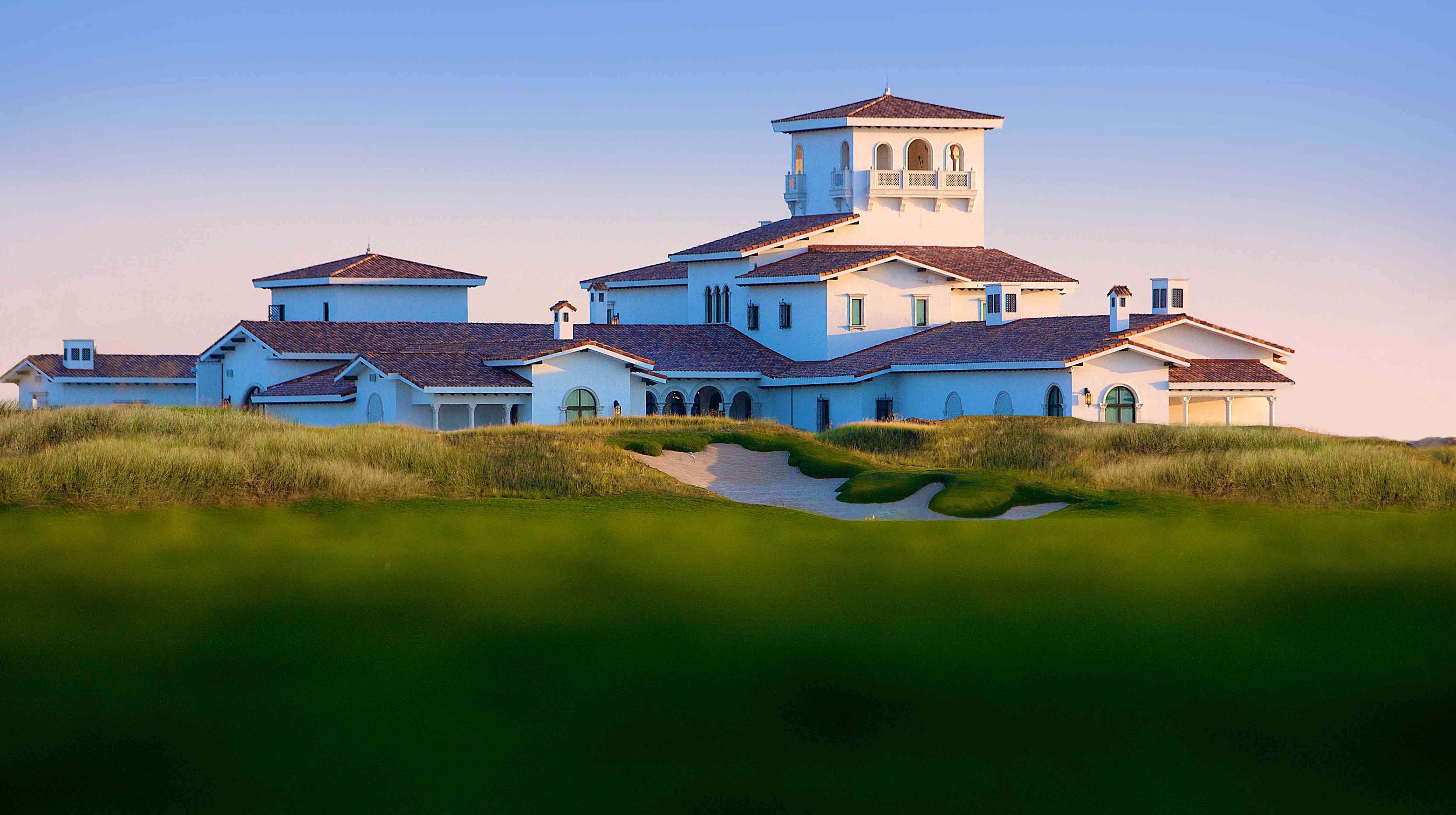 Hickorys Yas Links Main Image 5000X2800